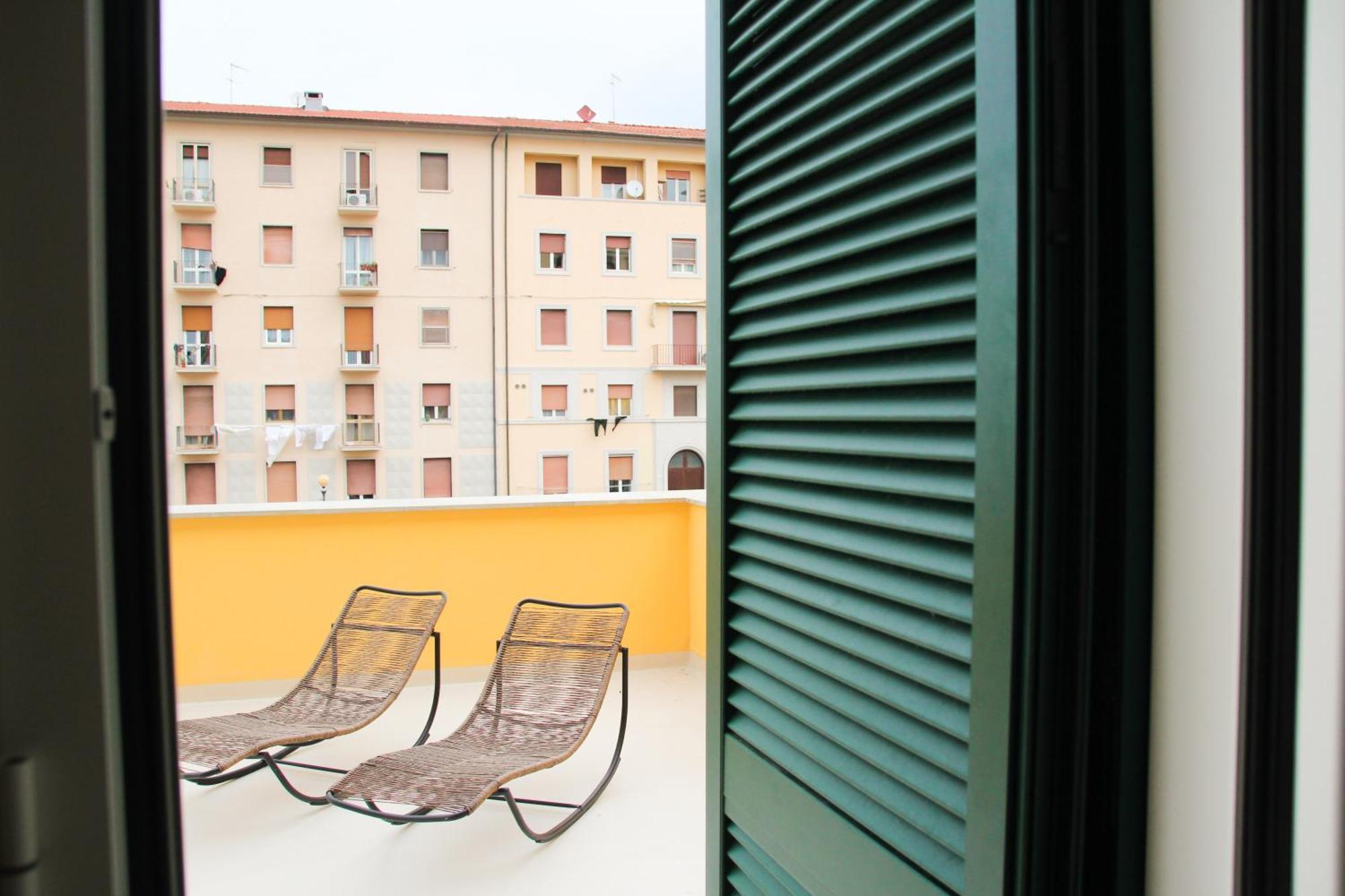 Waterfront Balcony I Grani 2 Resort Style Suite Livorno Kültér fotó